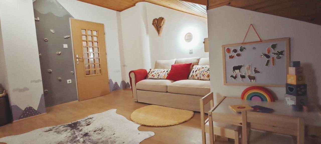 Fox Family Apartment كْرانْيِسكا غورا المظهر الخارجي الصورة